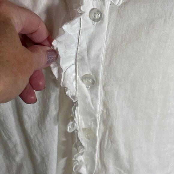 ELAN Ruffle Accented Button Flutter Sleeve Blouse White Sz S NWT - Picture 2 of 6